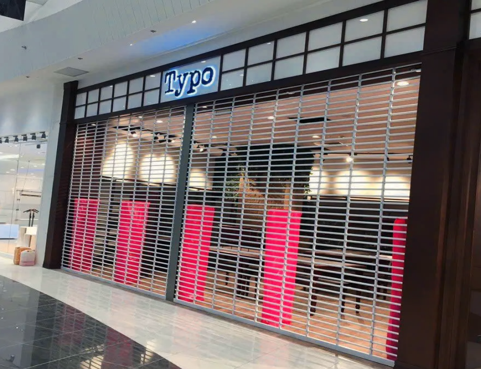 cửa cuốn khớp thoáng tại aeon 