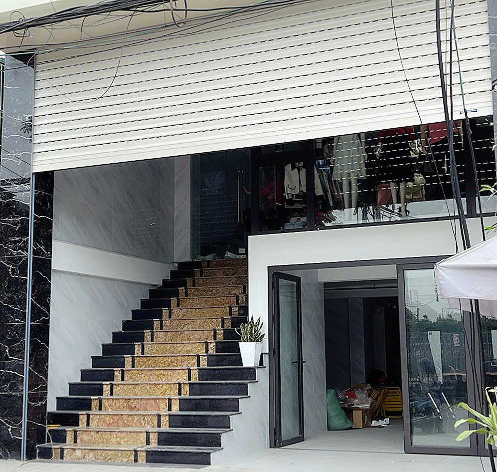 cửa cuốn austdoor b100s cho nhà phố