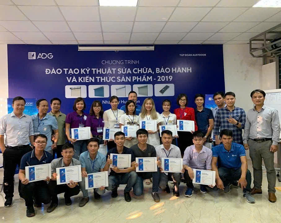 Tham gia đào tạo kiến thức về cửa cuốn
