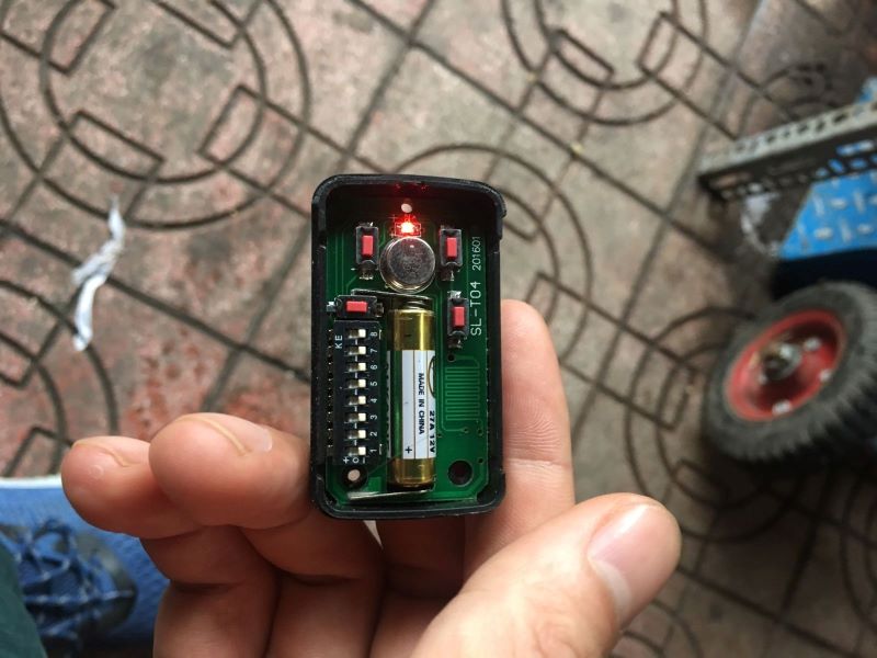 sửa hộp điều khiển cửa cuốn