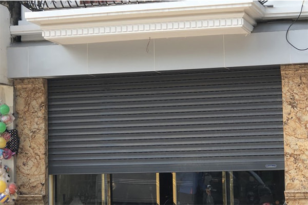Tiêu chí lựa chọn cửa cuốn nan bản lớn