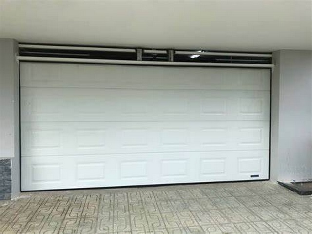 Ưu nhược điểm của cửa cuốn trượt trần kéo tay