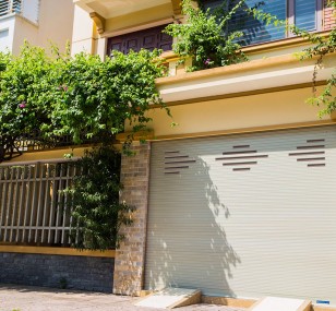 Cửa cuốn xuyên sáng