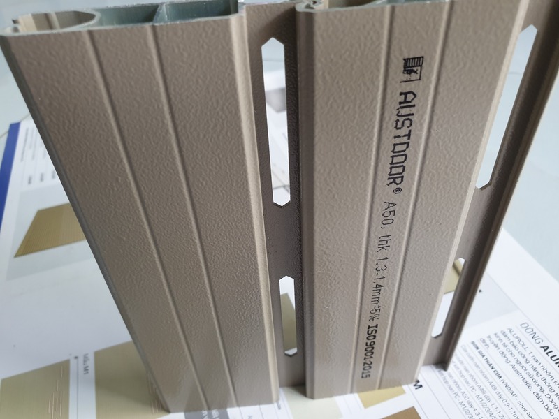 Cửa cuốn khe thoáng A50 dầy 1.3mm