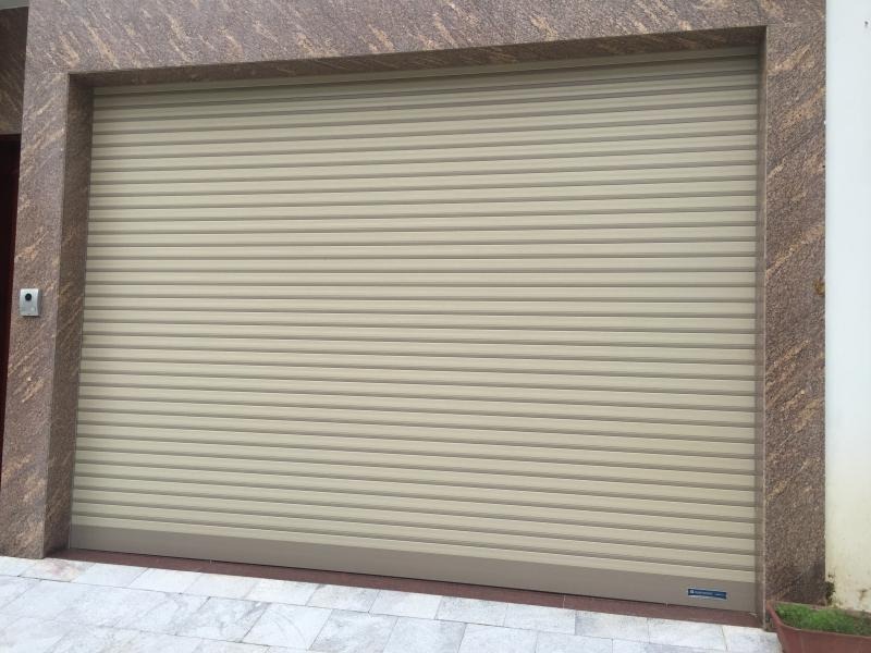 Cửa cuốn Siêu thoáng C70 sang trọng, an toàn